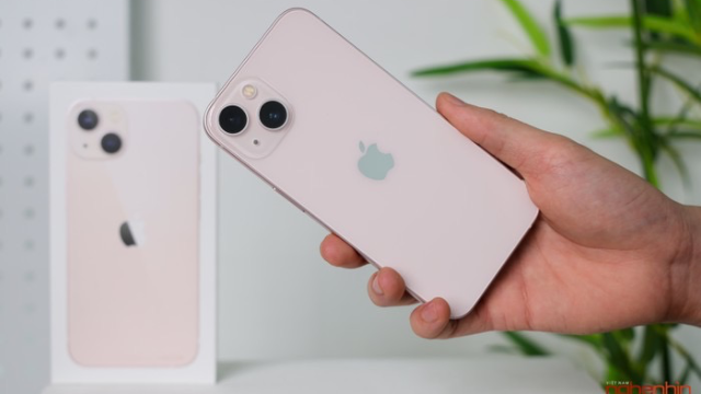 iPhone 13 sau nửa năm ra mắt: Hiệu năng vẫn cực mạnh, pin dùng thoải mái 1 ngày, camera chụp tự động tốt