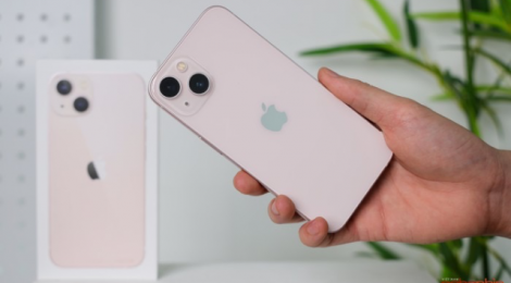 iPhone 13 sau nửa năm ra mắt: Hiệu năng vẫn cực mạnh, pin dùng thoải mái 1 ngày, camera chụp tự động tốt