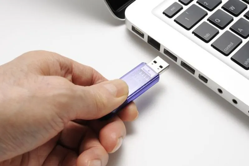 Kết nối một chiều USB Type C