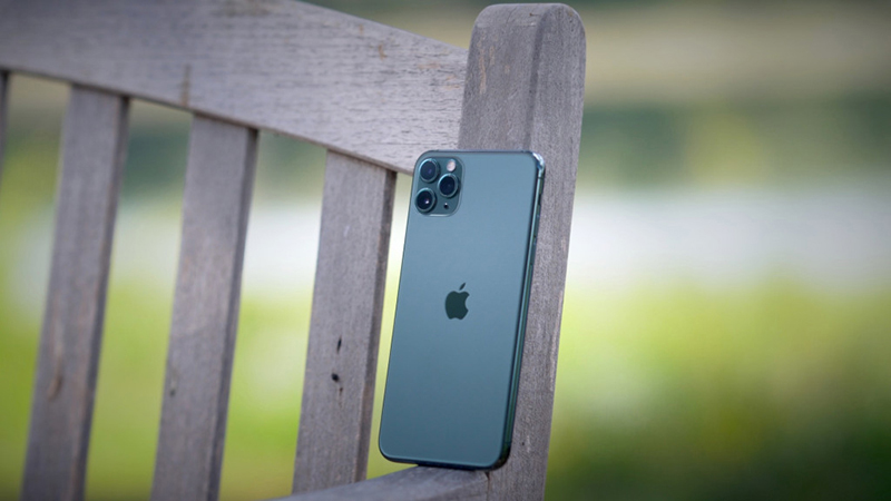 Điện thoại iPhone 11 Pro 256GB | Thiết kế với bộ ba camera nổi bật