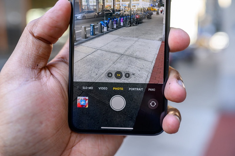Điện thoại iPhone 11 Pro Max 256GB | Giao diện chuyển đổi các ống kính camera