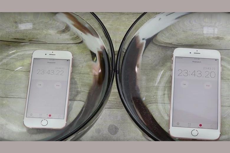 iPhone 6S và 6S Plus có khả năng kháng nước, trong khi iPhone 6 thì không.