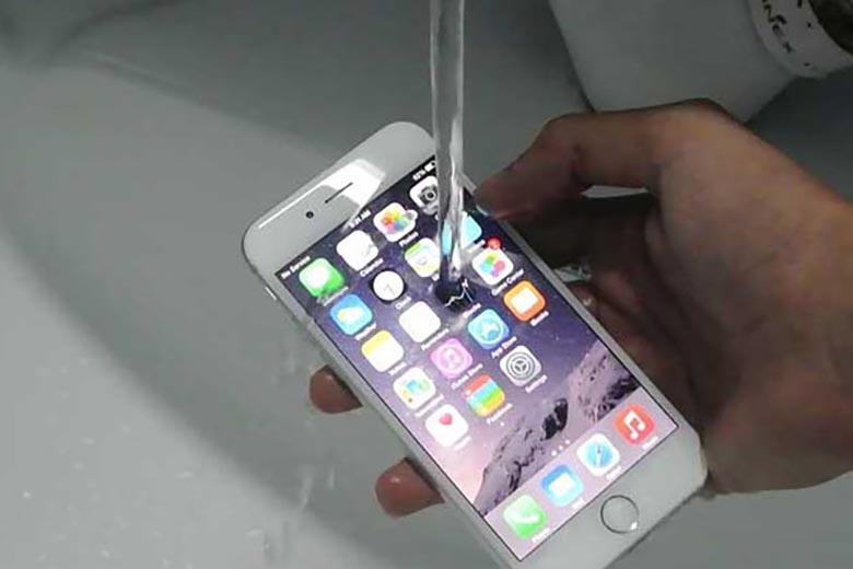 iPhone 7 và iPhone 7 Plus cũng đạt chuẩn chống nước IP67